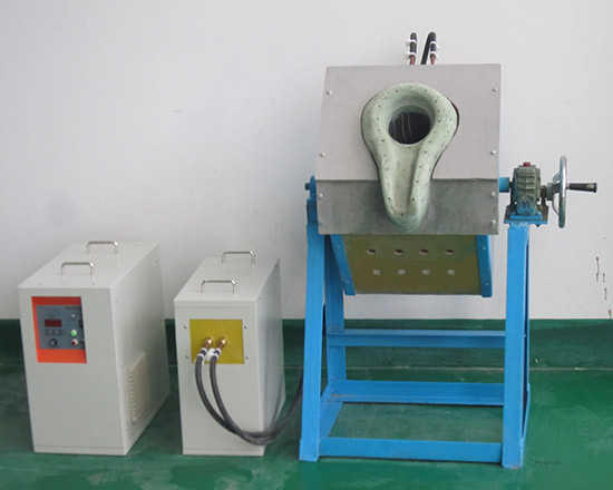 中頻熔煉爐使用中有哪些注意事項(xiàng)？